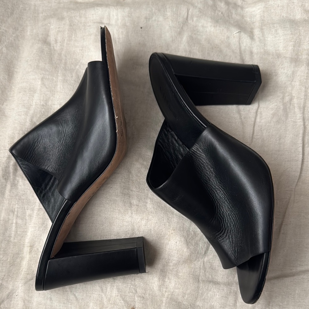 Vince Black Heels with Chunky Heel and Open Toe